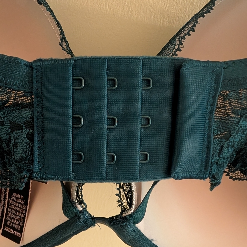 🖤✨ Victoria’s Secret Lace Push-Up Bra | Lift, Lace & Luxe Confidence 💋38DD - Picture 9 of 12